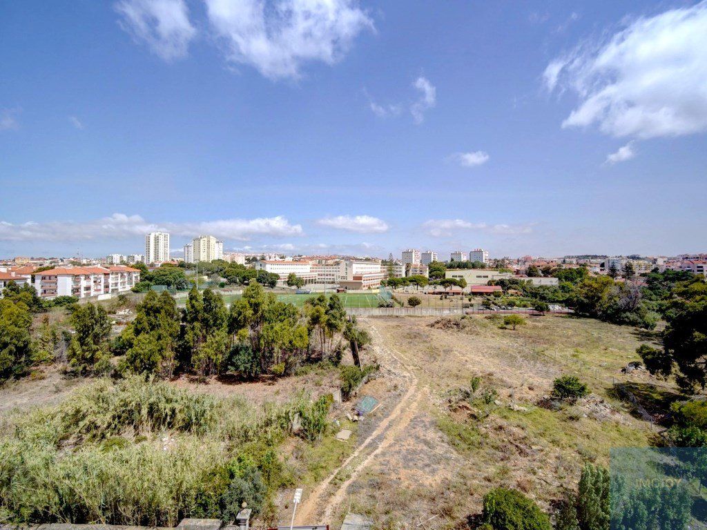 Property photo 1 of 35 3 Bedroom Flat In Parede