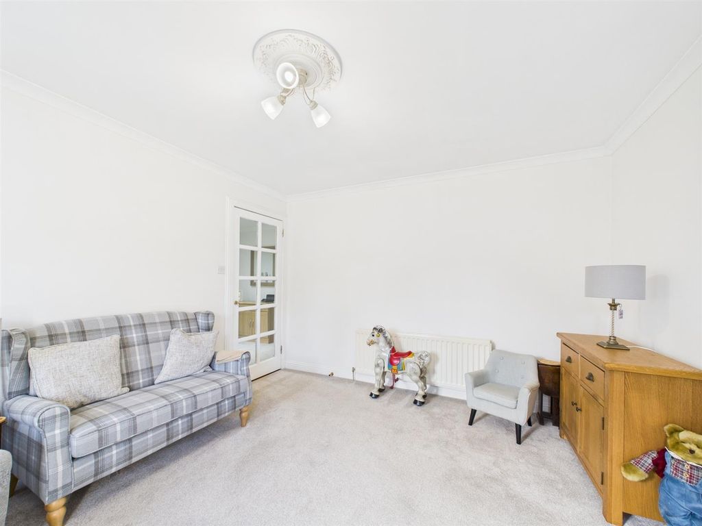 Property photo 3 of 16 Cam01486G0-Pr0860-Still004.Jpg