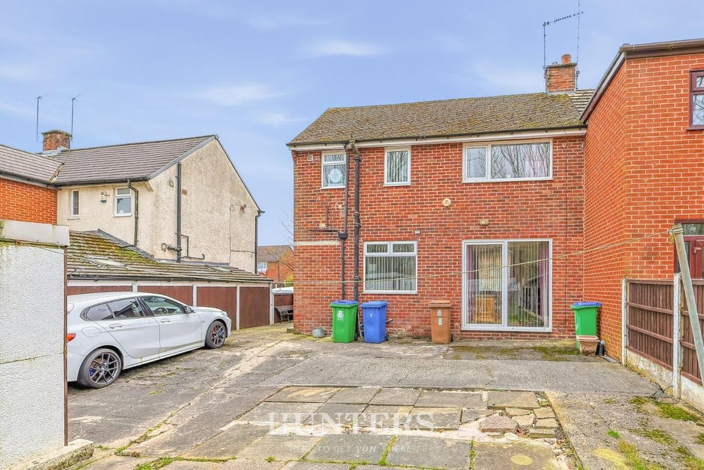 Property photo 2 of 18 8 Whalley Road (21).Jpg