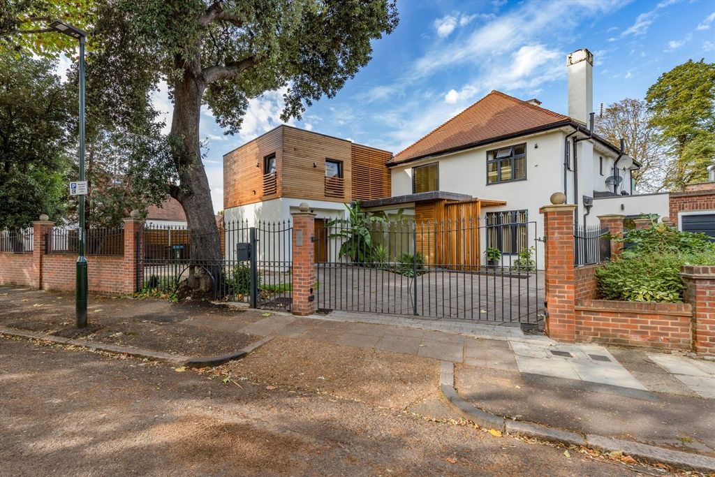 Property photo 1 of 8