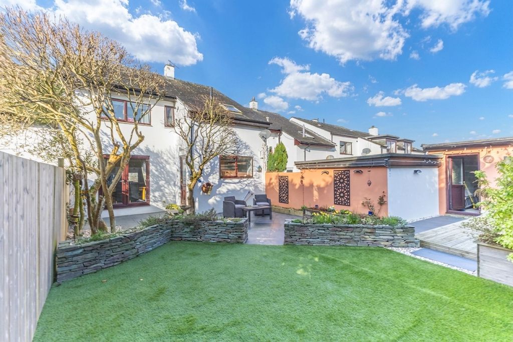 Property photo 1 of 27