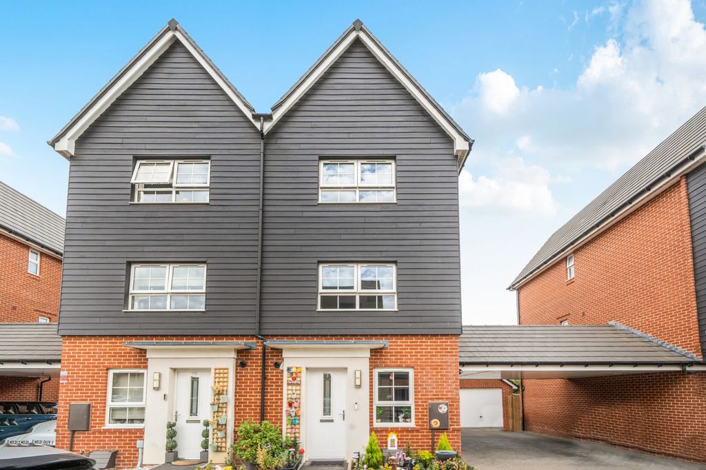 Property photo 1 of 16 External