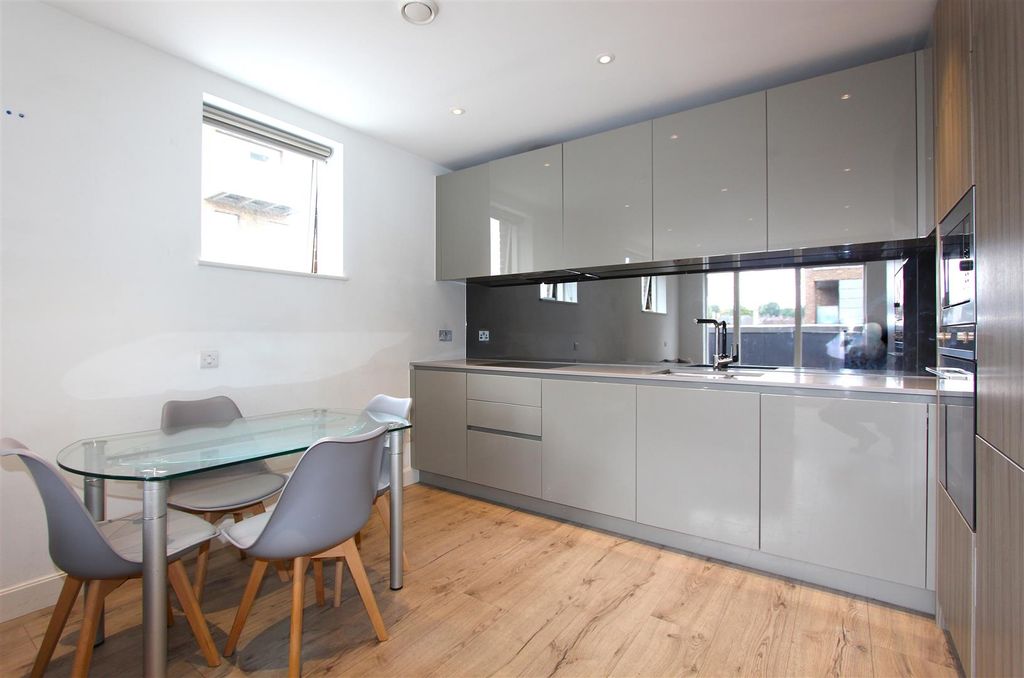 Property photo 3 of 14 Kitchen