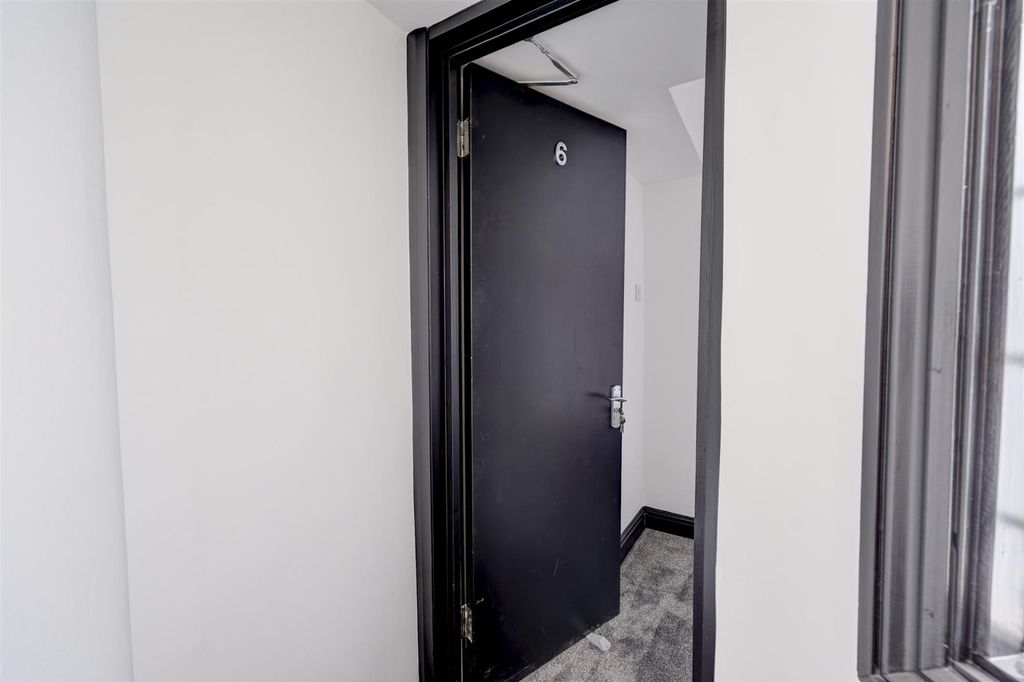 Property photo 3 of 9 Room 6 Entrance
