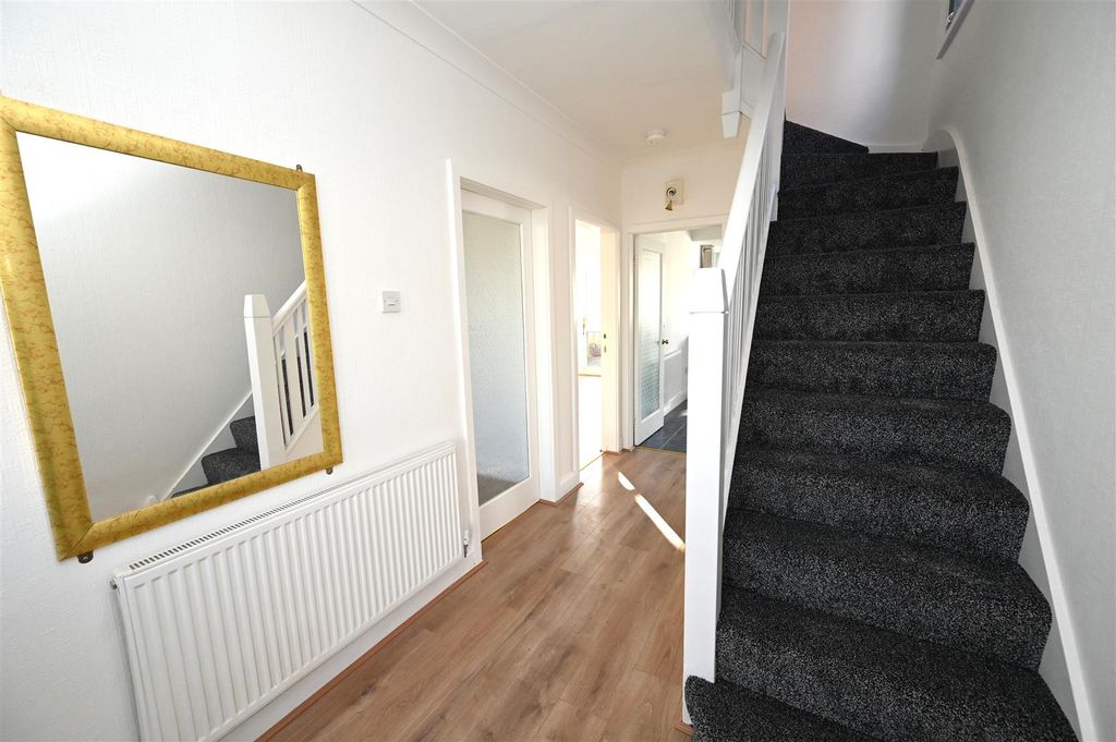 Property photo 2 of 25 Hall.Jpg