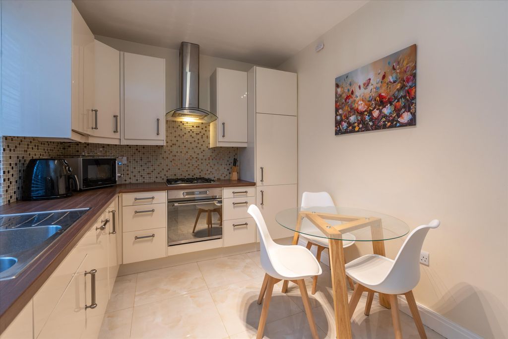 Property photo 2 of 15 Image