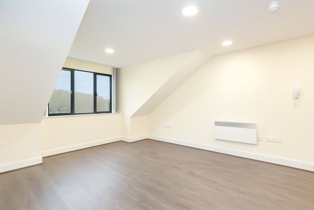 Property photo 2 of 7 Picture No. 11