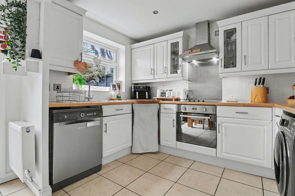 Property photo 3 of 15