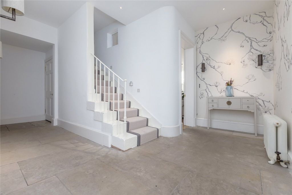 Property photo 2 of 15 Hall