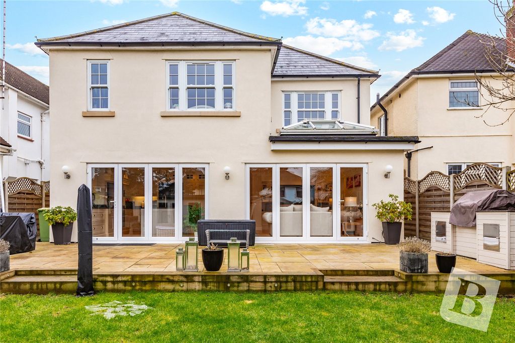 Property photo 2 of 22 Rear Garden