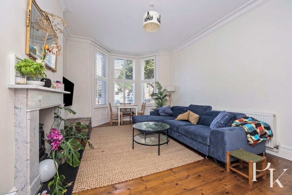 Property photo 3 of 18