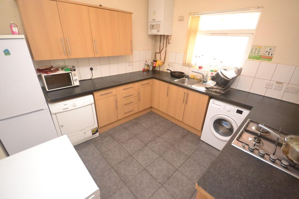 Property photo 3 of 6 Kitchen 2021.Jpg