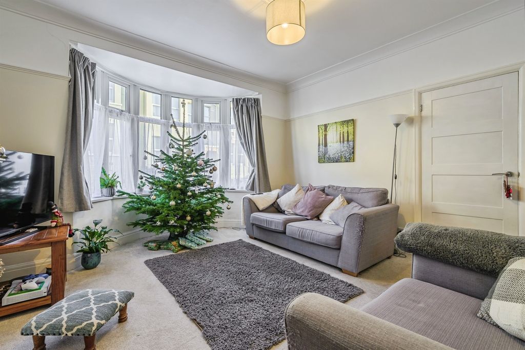 Property photo 2 of 29