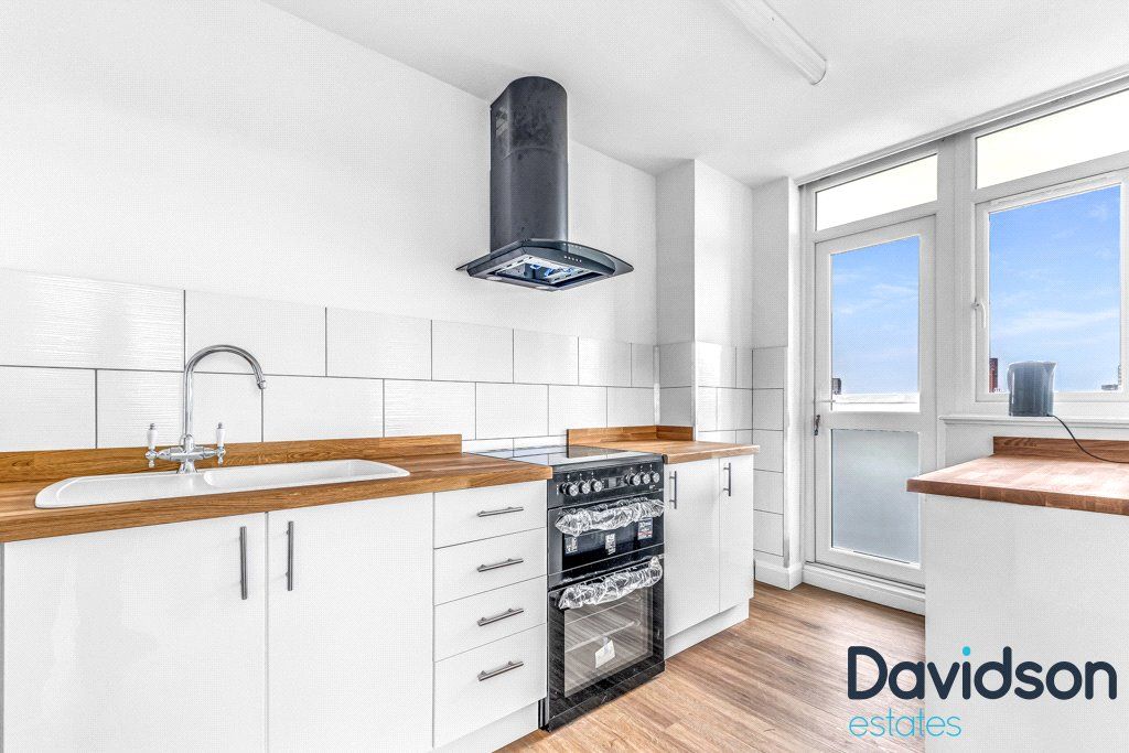 Property photo 2 of 18 Picture No. 11