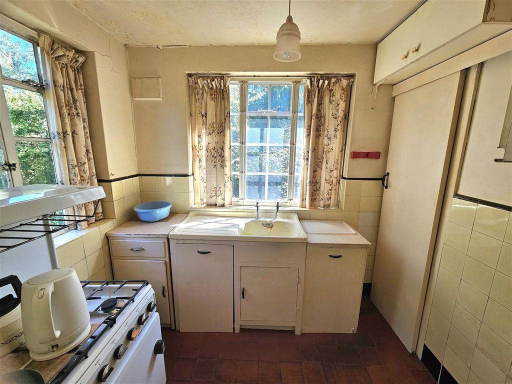 Property photo 3 of 11