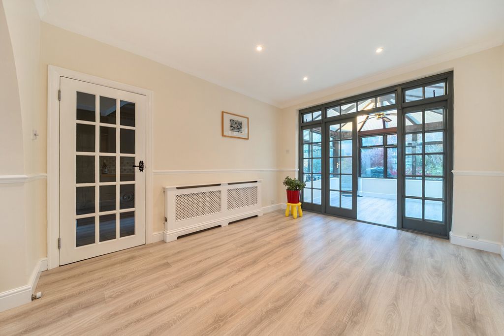 Property photo 2 of 21 Reception