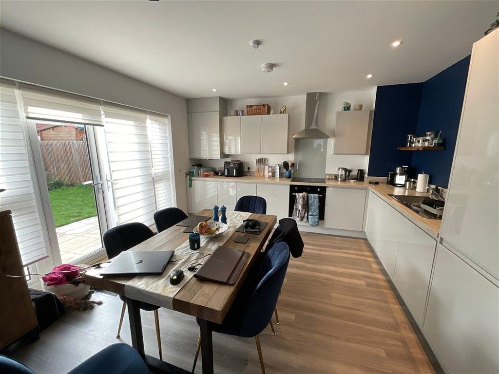 Property photo 2 of 9 Kitchen / Diner