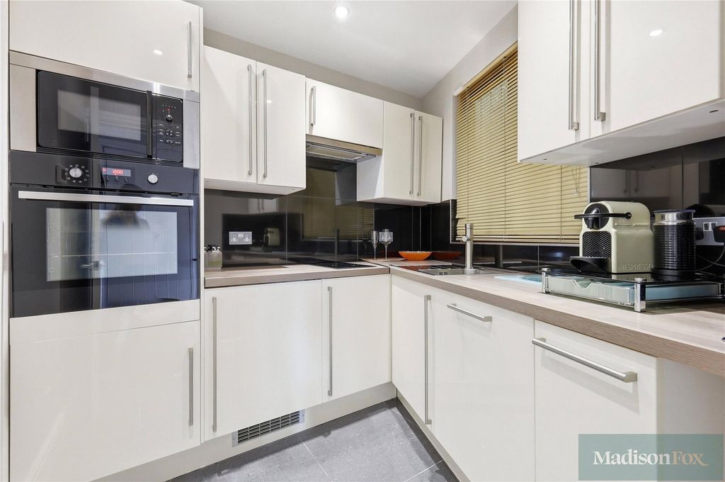 Additional image 13 of 5 bed detached house for saleWest View, Loughton, Essex IG10