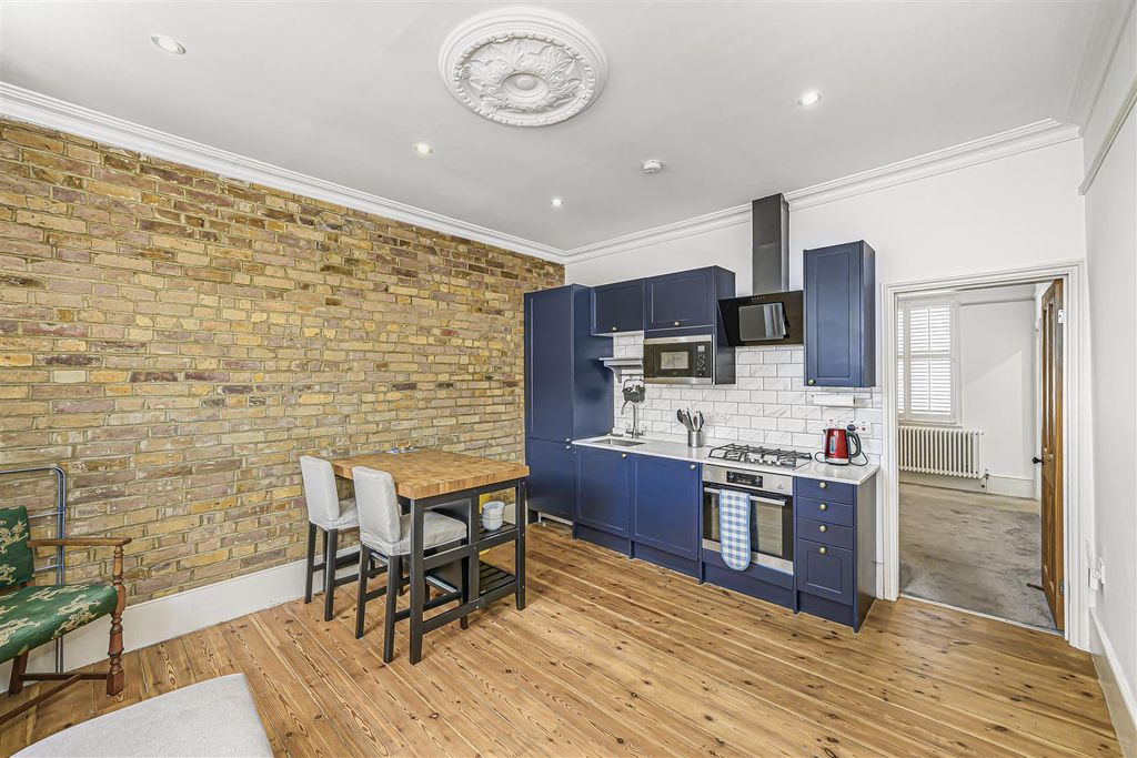 Property photo 2 of 13 Flat 4 76 Wood Street-2.Jpg