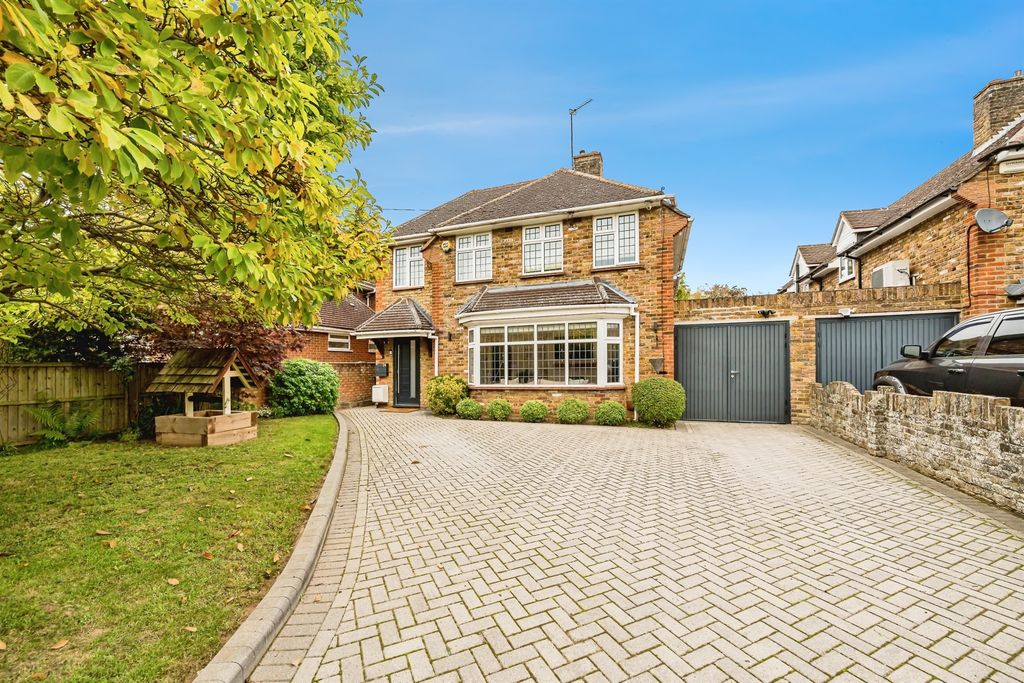 Property photo 2 of 17