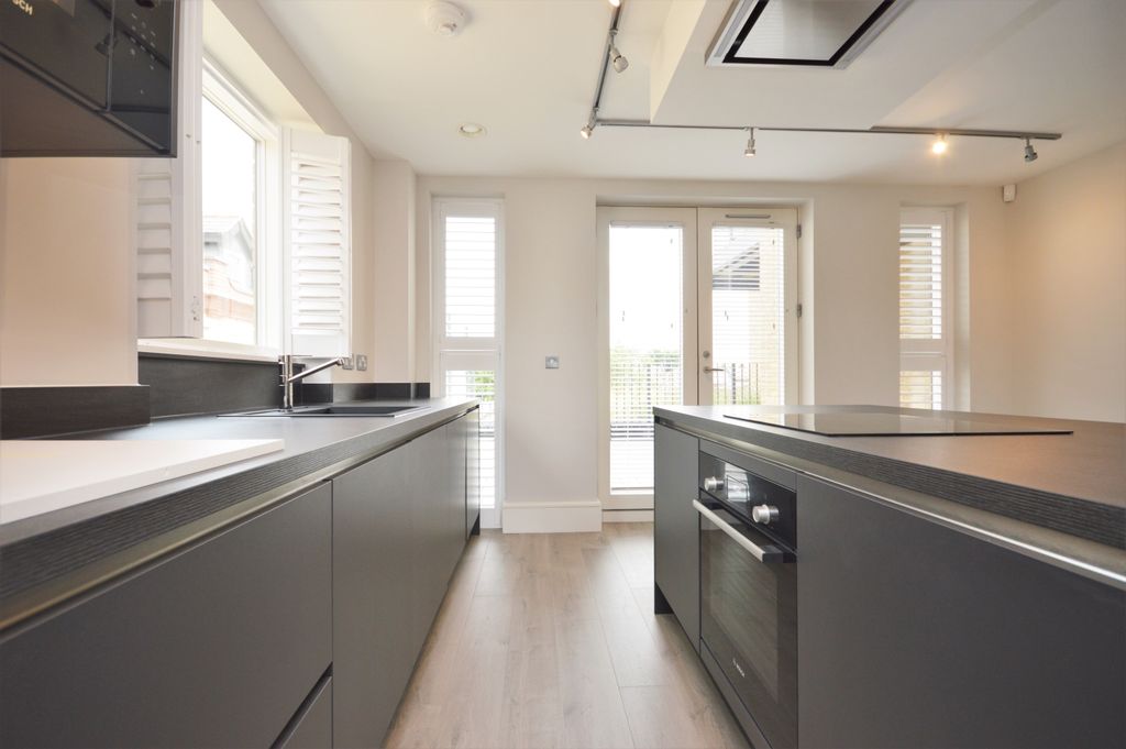 Property photo 3 of 15 Kitchen