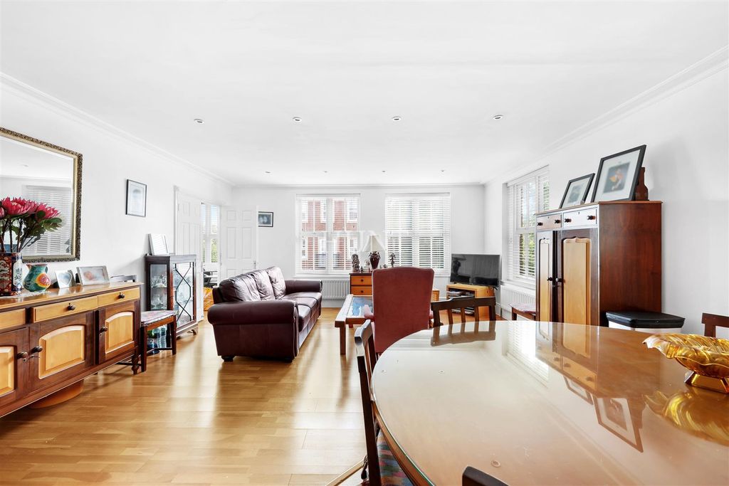 Property photo 2 of 33