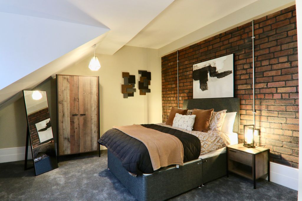 Property photo 1 of 35 Luxury Two-Bedroom Fully Furnished Apartment With En-Suite (Limited Time Offer: £100 Off First Three Months' Rent!)