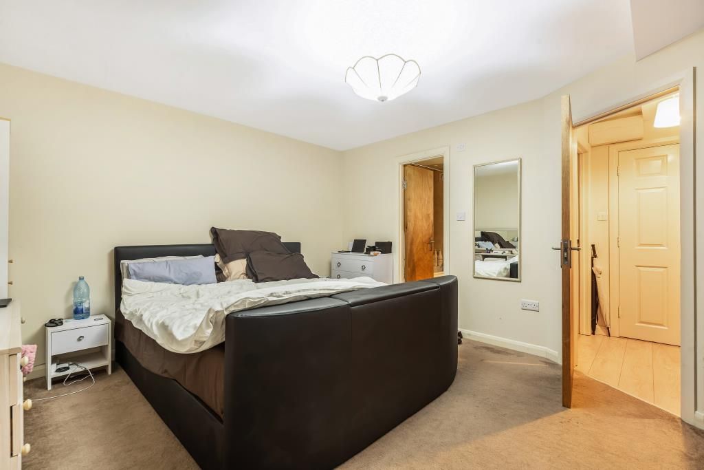 Property photo 3 of 10 Bedroom