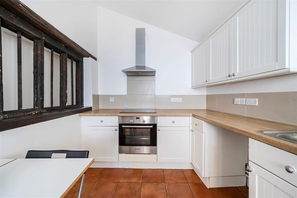 Property photo 3 of 18 1354822-12-68c41A94A9c99.Jpg