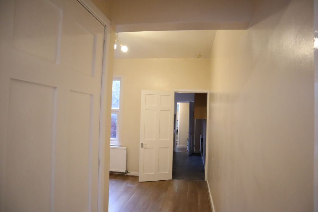 Property photo 2 of 31