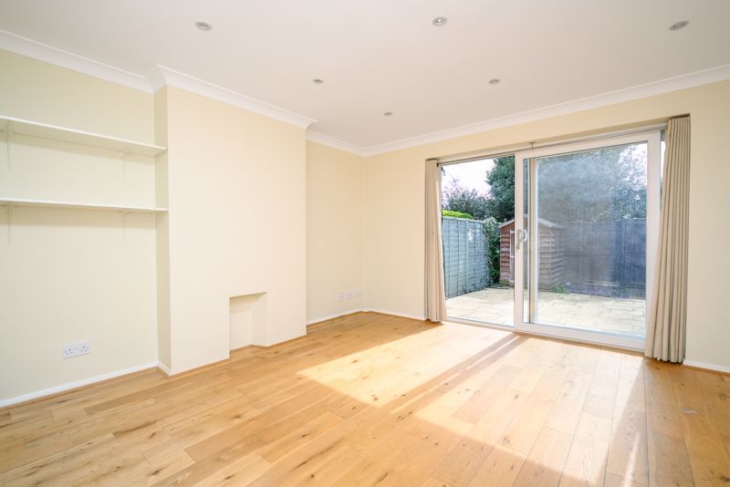 Property photo 2 of 9 Photo 4