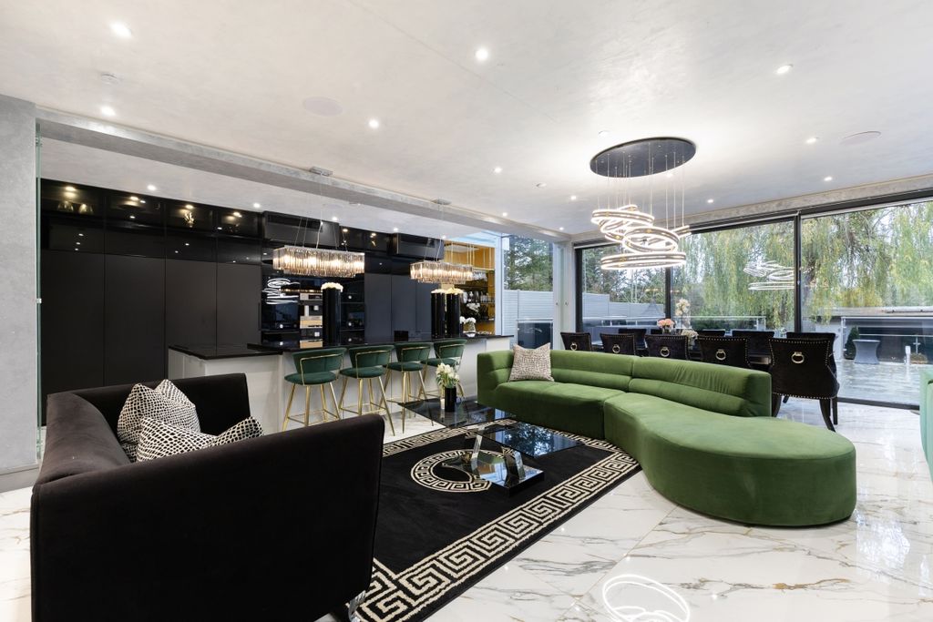 Property photo 3 of 36