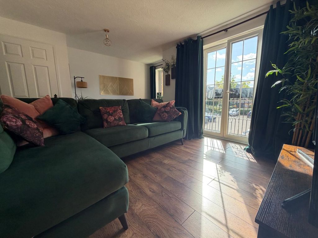 Property photo 1 of 11 F6933Be9-17A5-444d-9c52-Ccbd0Dd11B36