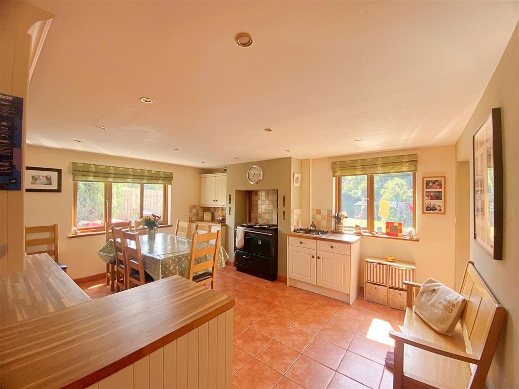 Property photo 2 of 29 Image00028.Jpeg