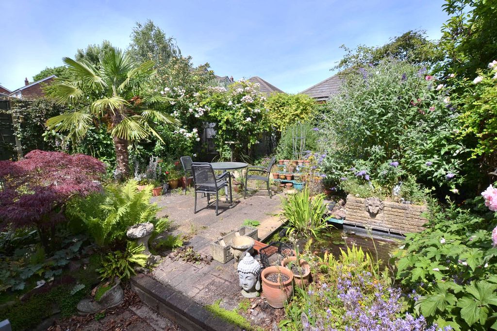 Property photo 2 of 23