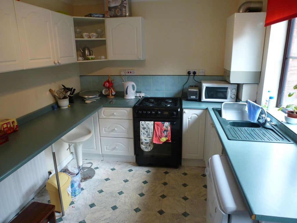 Property photo 2 of 5 Kitchen