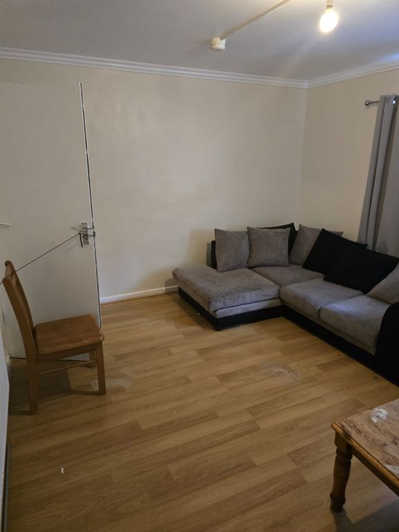 Property photo 3 of 28