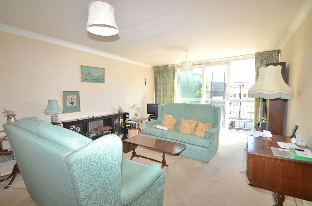 Property photo 3 of 11
