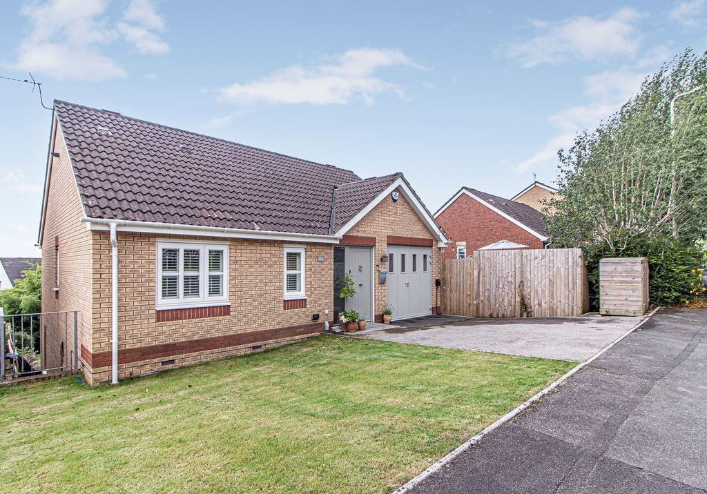 Property photo 1 of 37