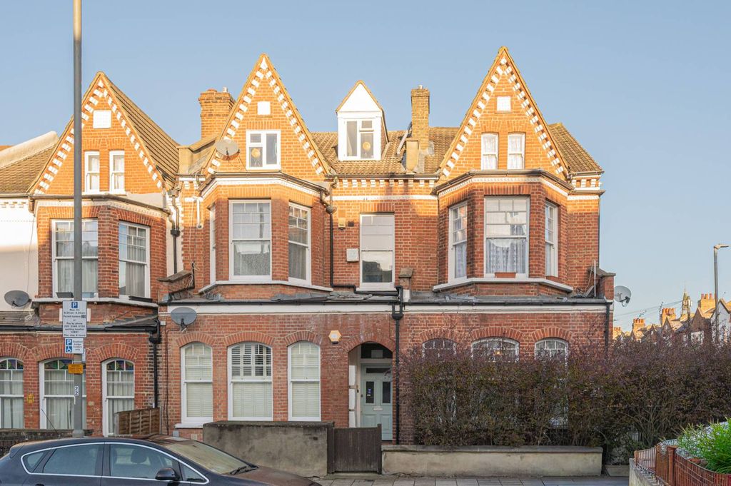 Property photo 2 of 8