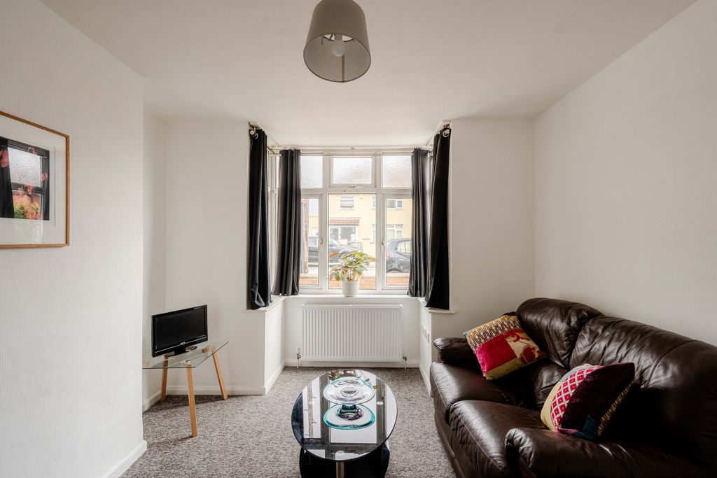 Property photo 2 of 26 2