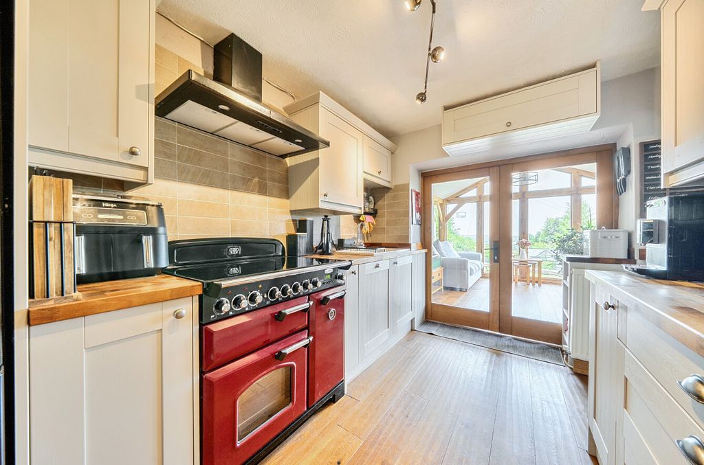 Property photo 2 of 25 -6A3A89c02Fc0F-l-1479412-13-6A396F60E9A15