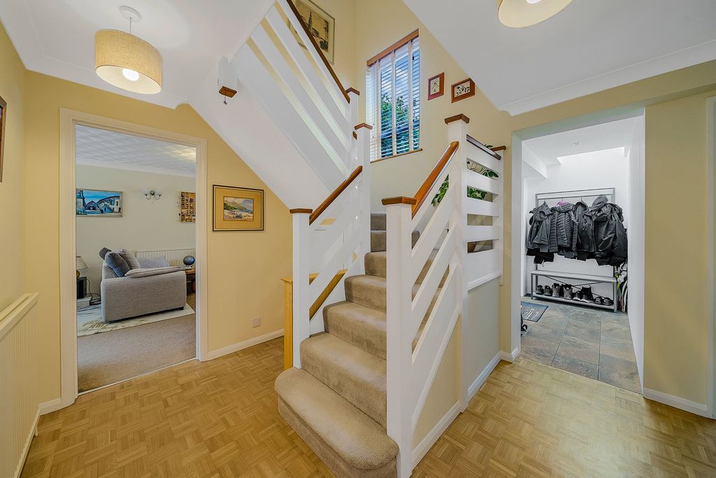 Property photo 2 of 33