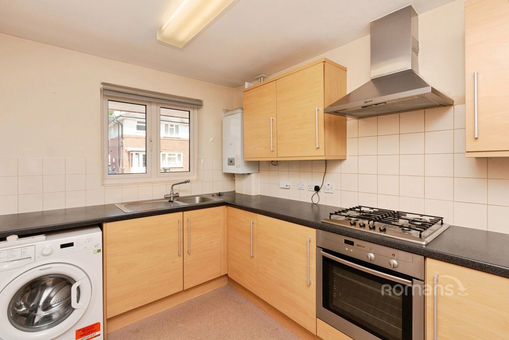 Property photo 3 of 9 Pbox-Img.Jpg