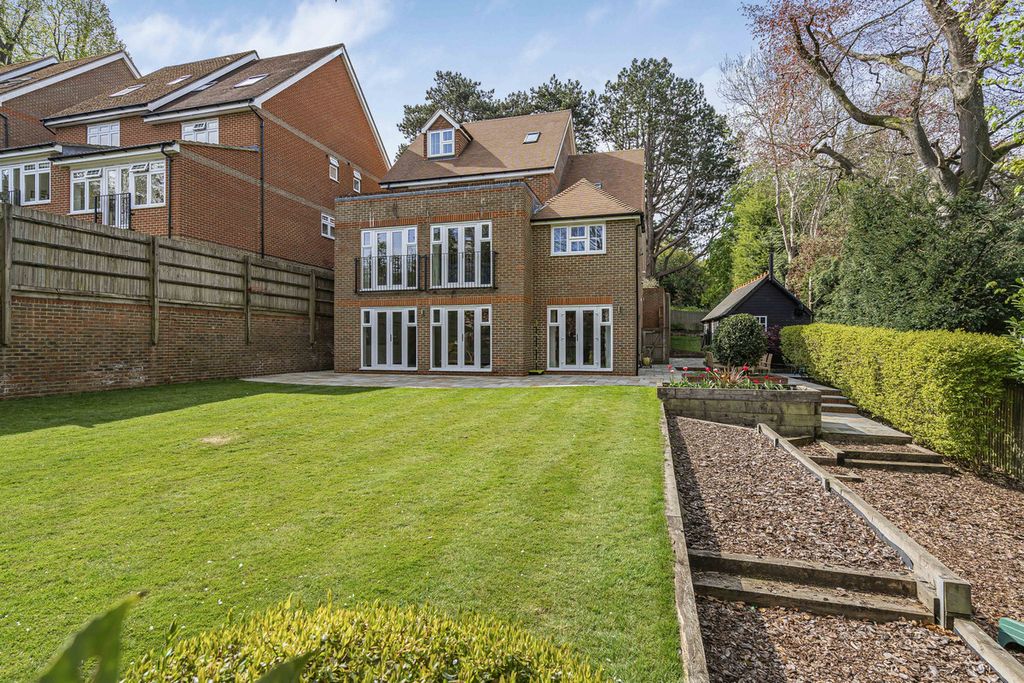 Property photo 2 of 43