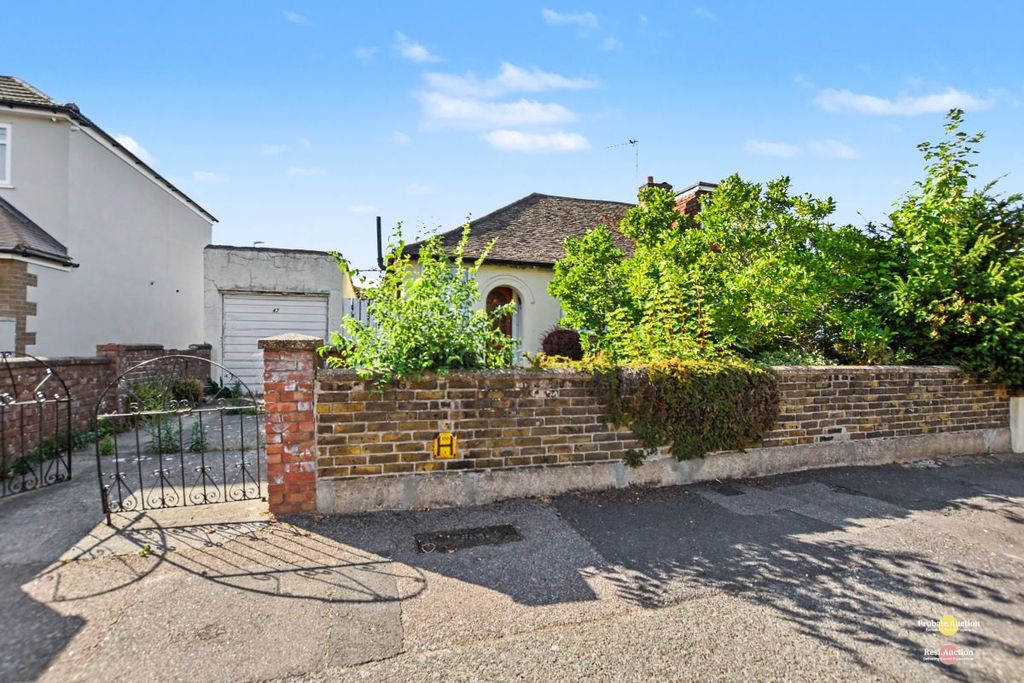 Property photo 2 of 20
