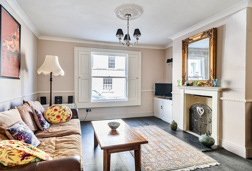 Property photo 1 of 24 Sitting Room