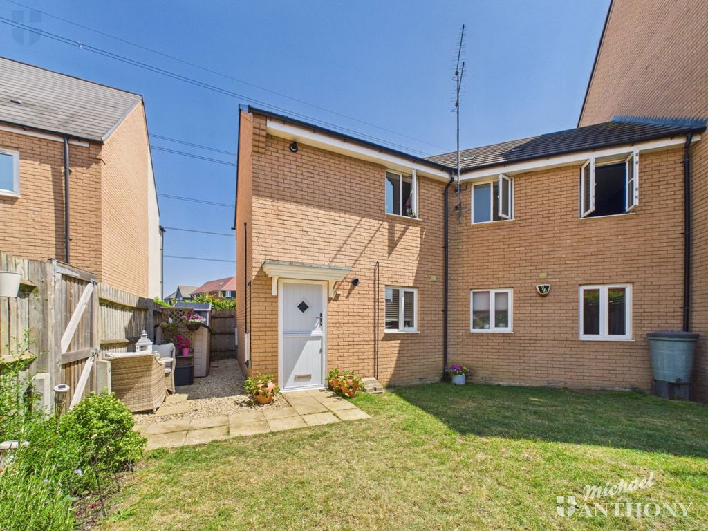 Property photo 1 of 12 Cam03218G0-Pr1094-Still011