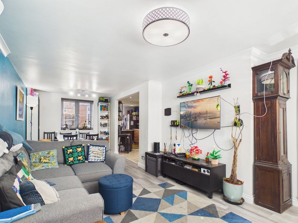 Property photo 2 of 19