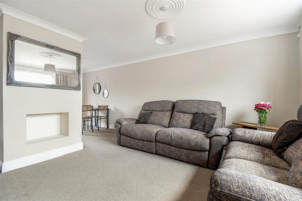 Property photo 2 of 16 Living Room